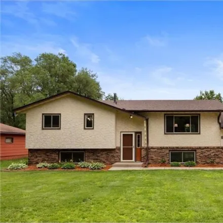 Image 1 - 8371 Spring Lake Rd, Mounds View, Minnesota, 55112 - House for sale