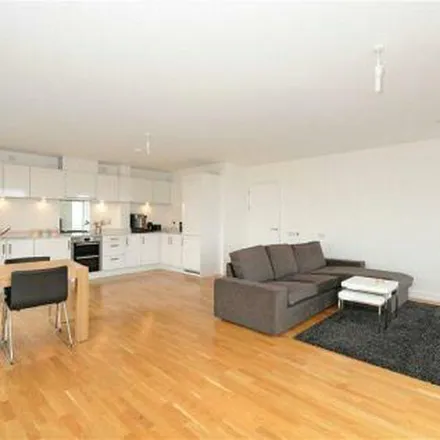 Rent this 1 bed apartment on White Horse Lane in London, E1 3FZ