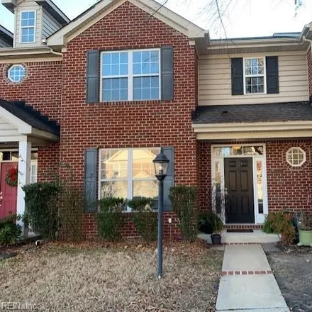 Rent this 3 bed townhouse on Soundings Crescent Circle in Suffolk, VA 23935