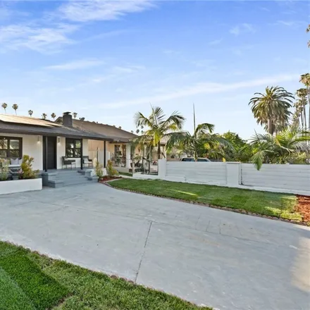 Image 3 - 5107 Cimarron Street, Los Angeles, CA 90062, USA - House for sale