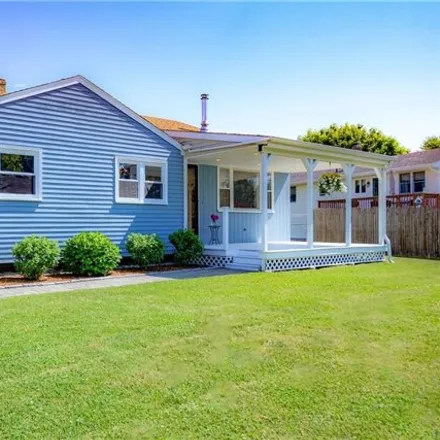 Buy this 3 bed house on 17 Namquid Dr in Middletown, Rhode Island