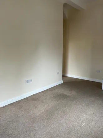 Image 7 - Scar Lane, Cowlersley, HD3 4PR, United Kingdom - Townhouse for rent