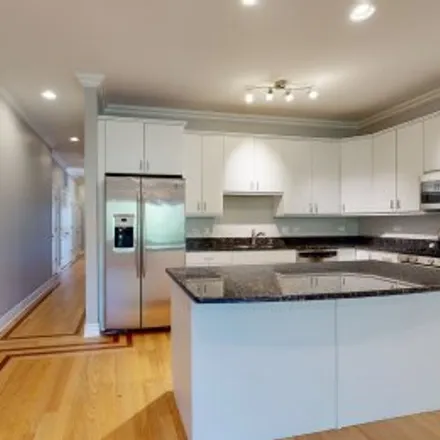 Buy this 3 bed apartment on #201,3923 North Ashland Avenue in Lake View, Chicago