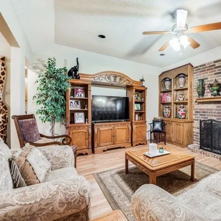 Image 4 - 2009 Jessie Place, Edgecliff Village, Tarrant County, TX 76134, USA - House for sale