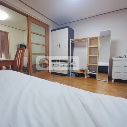 Rent this studio apartment on 서울특별시 강남구 대치동 926-12