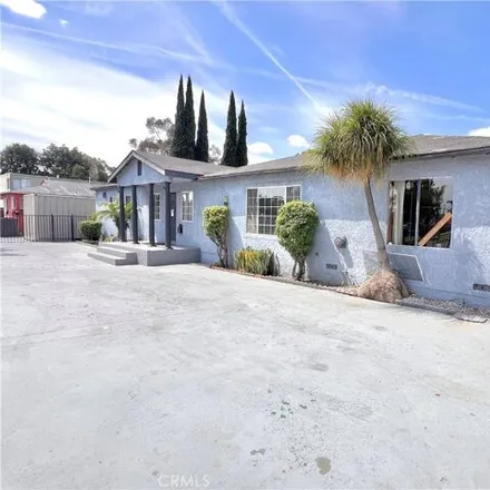 Image 4 - 11219 State St, Lynwood, California, 90262 - House for sale