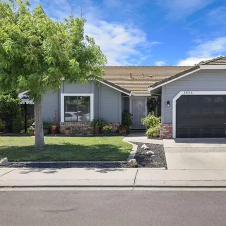 Buy this 3 bed house on 1676 Hugo Avenue in Ceres, CA 95307