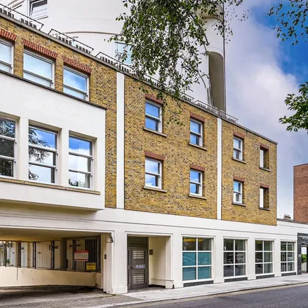 Rent this 2 bed apartment on 3-15 Royal Avenue in London, SW3 4QJ