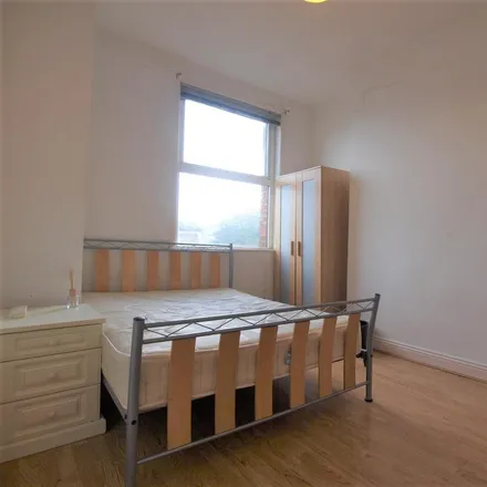 Image 3 - Greenhouse, 49 Green Lanes, London, N16 9NH, United Kingdom - Apartment for rent