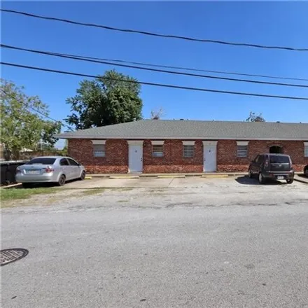 Rent this 2 bed apartment on 2222 Florida Avenue in Kenner, LA 70062