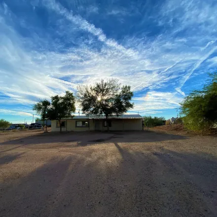 Buy this 3 bed house on 532 North Vista Road in Apache Junction, AZ 85119