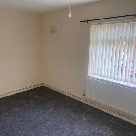 Image 5 - Peacock Avenue, Wednesfield, WV11 2QN, United Kingdom - Apartment for rent