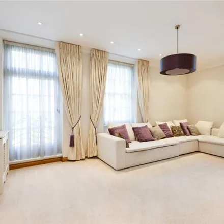 Image 3 - Eyre Court, 3-21 Finchley Road, London, NW8 6DP, United Kingdom - Apartment for rent