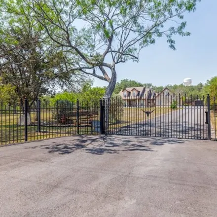 Image 4 - 236 County Road 385, San Antonio, Texas, 78253 - House for sale