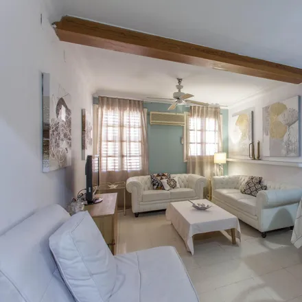 Rent this 4 bed apartment on Carrer de Felipe Valls in 46035 Valencia, Spain