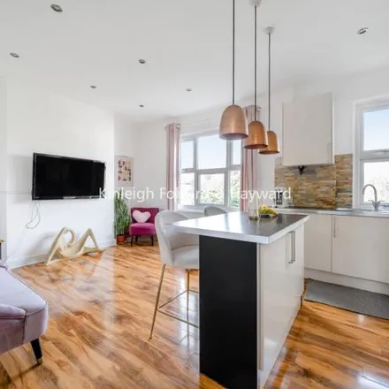 Rent this 3 bed apartment on 39 Herne Hill Road in London, SE24 0AN