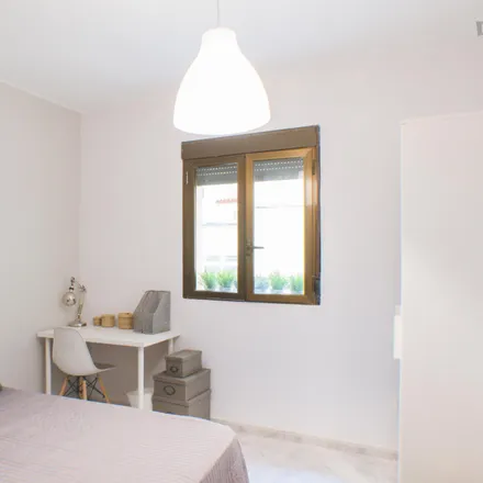 Rent this 5 bed room on Madrid in 154, Calle de Orense