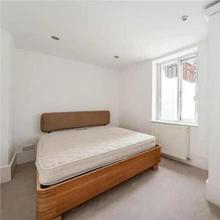 Image 3 - 32 Dawson Place, London, W2 4TW, United Kingdom - Apartment for sale