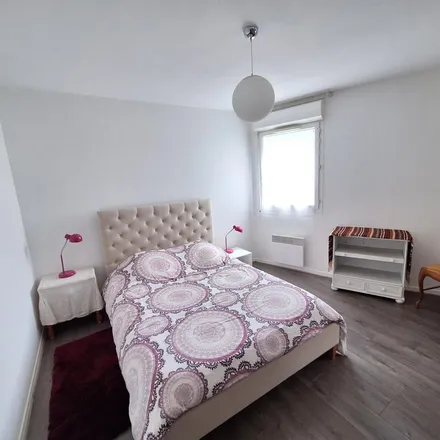 Rent this 3 bed apartment on Quai d'Allegement in 85100 Les Sables-d'Olonne, France