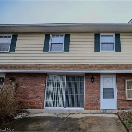 Buy this 3 bed condo on Mentor Village Drive in Mentor, OH 44060