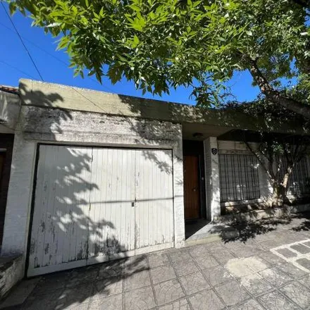 Rent this 3 bed house on Monseñor Larumbe 1269 in Martínez Oeste, Martínez