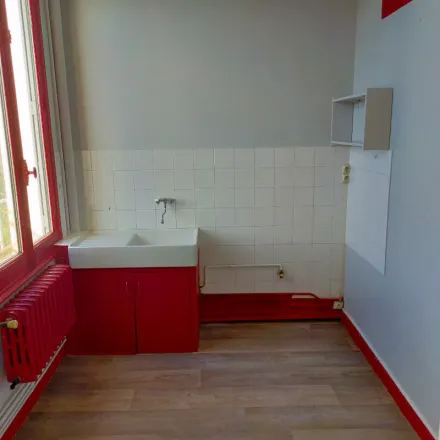 Rent this 3 bed apartment on 4 Boulevard du Collège in 71600 Paray-le-Monial, France