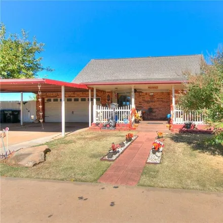 Image 3 - 901 Northeast 6th Street, Moore, OK 73160, USA - House for sale