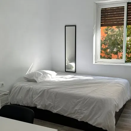 Rent this 4 bed apartment on Carrer de Barcelona / Calle de Barcelona in 03013 Alicante, Spain