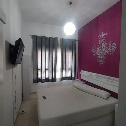 Rent this 1 bed apartment on Tres Forques - Churat i Saurí in Carrer de Tres Forques, 46018 Valencia