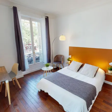 Rent this 4 bed room on 14 Rue de Tilsitt in 75008 Paris, France