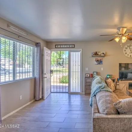 Image 9 - 6572 E Calle La Paz Unit C, Tucson, Arizona, 85715 - Townhouse for sale