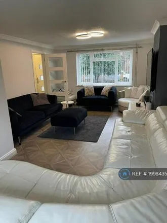 Image 1 - Park Crescent, Sunningdale, SL5 0AY, United Kingdom - Duplex for rent