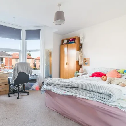 Image 6 - Buston Terrace, Newcastle upon Tyne, NE2 2JL, United Kingdom - Duplex for rent