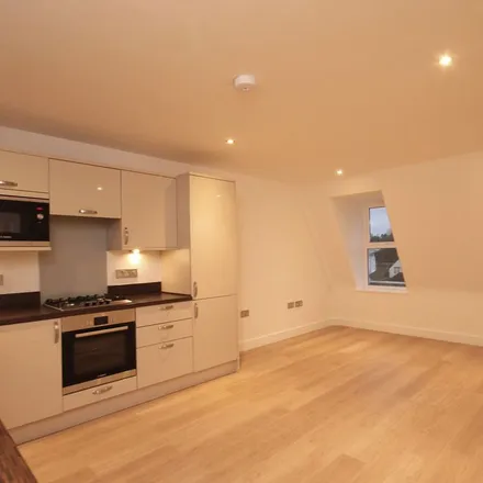 Image 1 - Norfolk Mews, Bartholomew Court, Dorking, RH4 2EN, United Kingdom - Apartment for rent