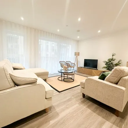 Rent this 2 bed apartment on unnamed road in London, NW9 4EY