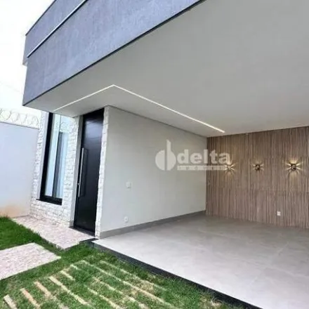 Buy this 3 bed house on Rua Pantanal in Granada, Uberlândia - MG