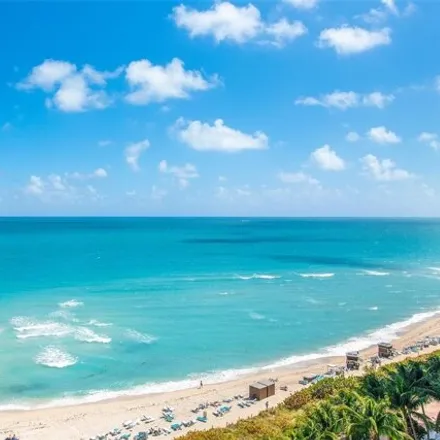 Image 7 - The Grill, Beachwalk, Atlantic Heights, Miami Beach, FL 33141, USA - Condo for rent