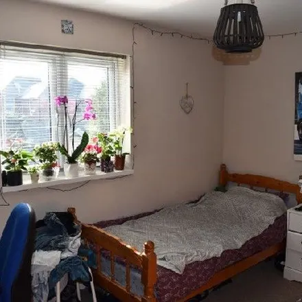 Image 2 - Queens Road, Sheffield, S2 4DR, United Kingdom - Apartment for rent