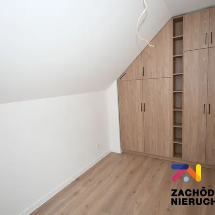 Rent this 5 bed apartment on Uniwersytet Zielonogórski - Campus B in Ananasowa, 65-160 Zielona Góra