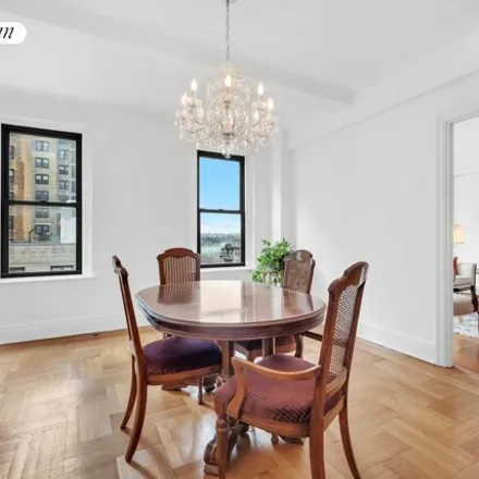 Buy this studio apartment on 260 West End Avenue in New York, NY 10023