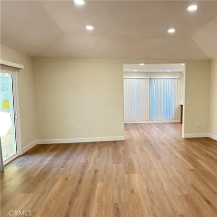 Image 3 - 7311 Darby Place, Los Angeles, CA 91335, USA - House for rent