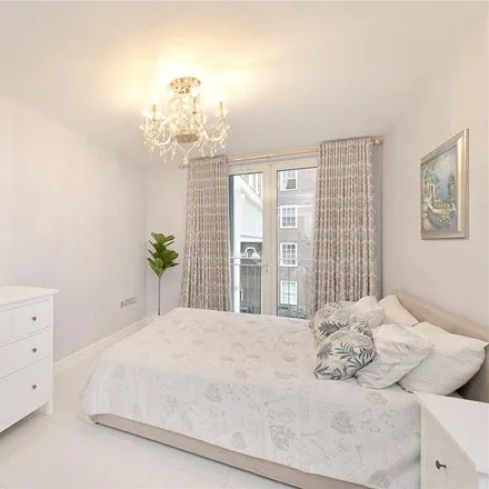 Rent this 2 bed apartment on Al Baraka Supermarket in 125 Edgware Road, London