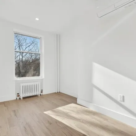 Image 5 - 317 E 10th St Apt 3, New York, 10009 - House for rent