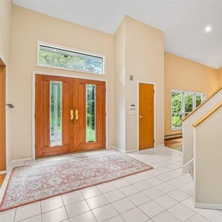 Image 3 - 5 Sherwood Gate, East Norwich, Oyster Bay, NY 11771, USA - House for sale