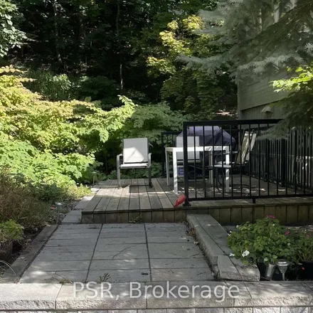 Image 4 - 111 Neville Park Boulevard, Old Toronto, ON M4E 1H9, Canada - Apartment for rent