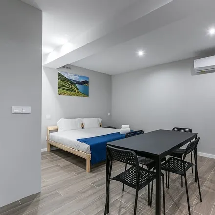 Image 1 - 4300-461 Distrito de Leiria, Portugal - Apartment for rent
