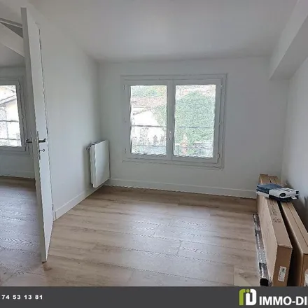 Image 3 - 3 Rue de Comet, 33450 Saint-Loubès, France - Apartment for rent