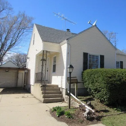 Buy this 3 bed house on 630 North Lewis Avenue in Waukegan, IL 60085