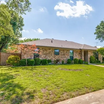 Buy this 3 bed house on 904 Westminster Drive in Richardson, TX 75081