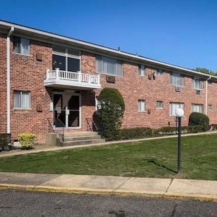 Rent this 2 bed apartment on Brookwood at Bayshore in 91 South Clinton Avenue, Bay Shore